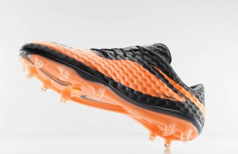 scarpe da calcio nike con tacchetti misti